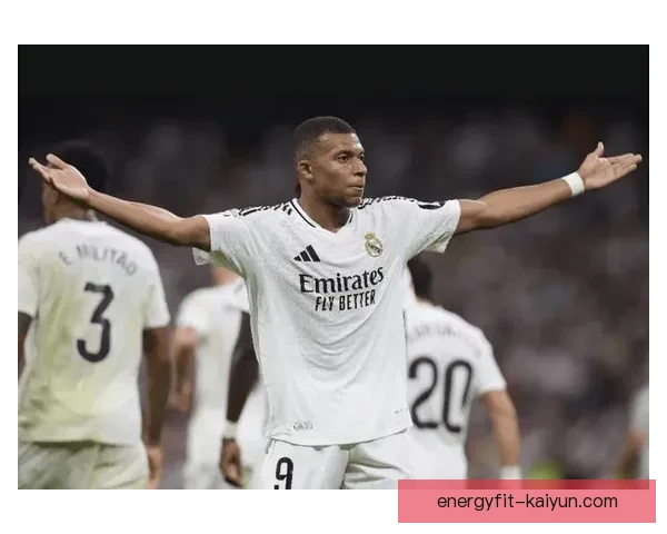 姆巴佩创下新速度纪录，表现稳健引发球迷热议态与潜力