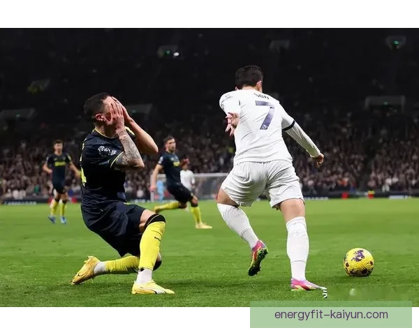 理查利森在热刺表现稳健，继续增强球队攻击力和竞争力