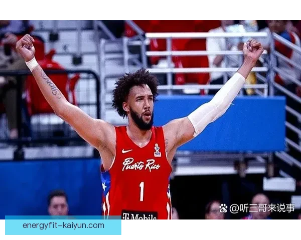 足球新秀表现持续提升 备受关注的年轻球员展现潜力